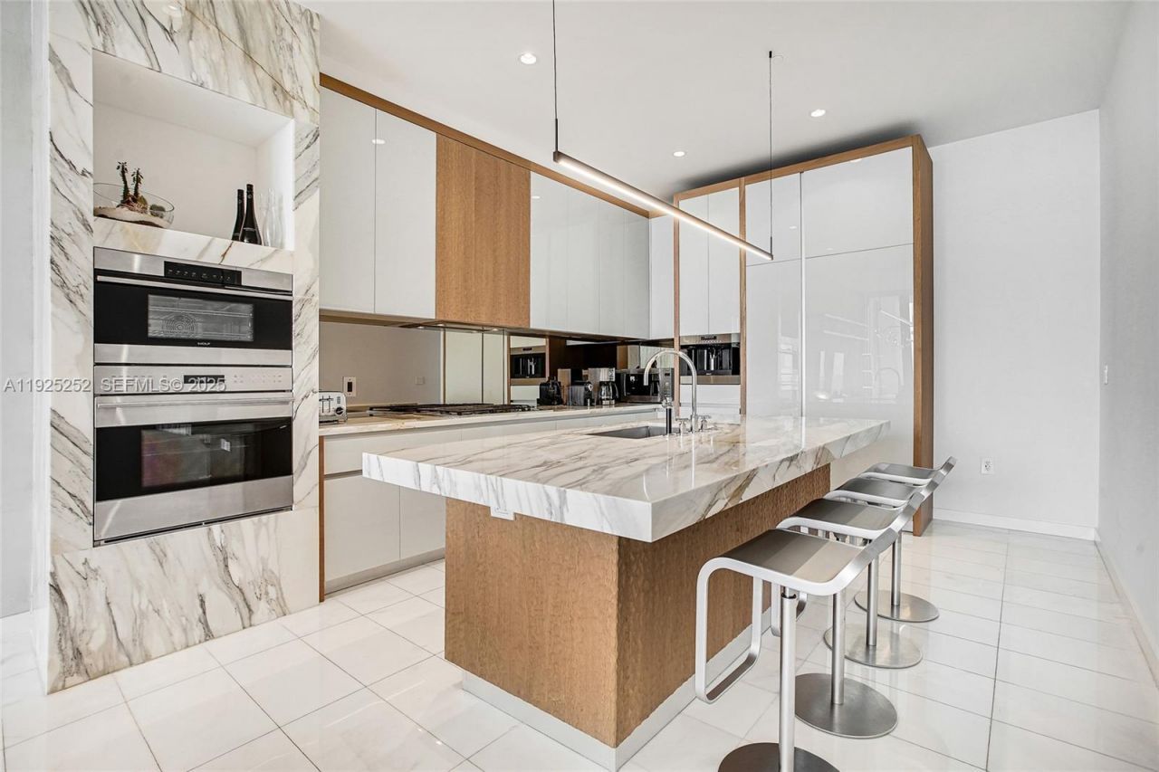 2821 S Bayshore Dr, Unit 15C, Miami, FL 33133 Photo