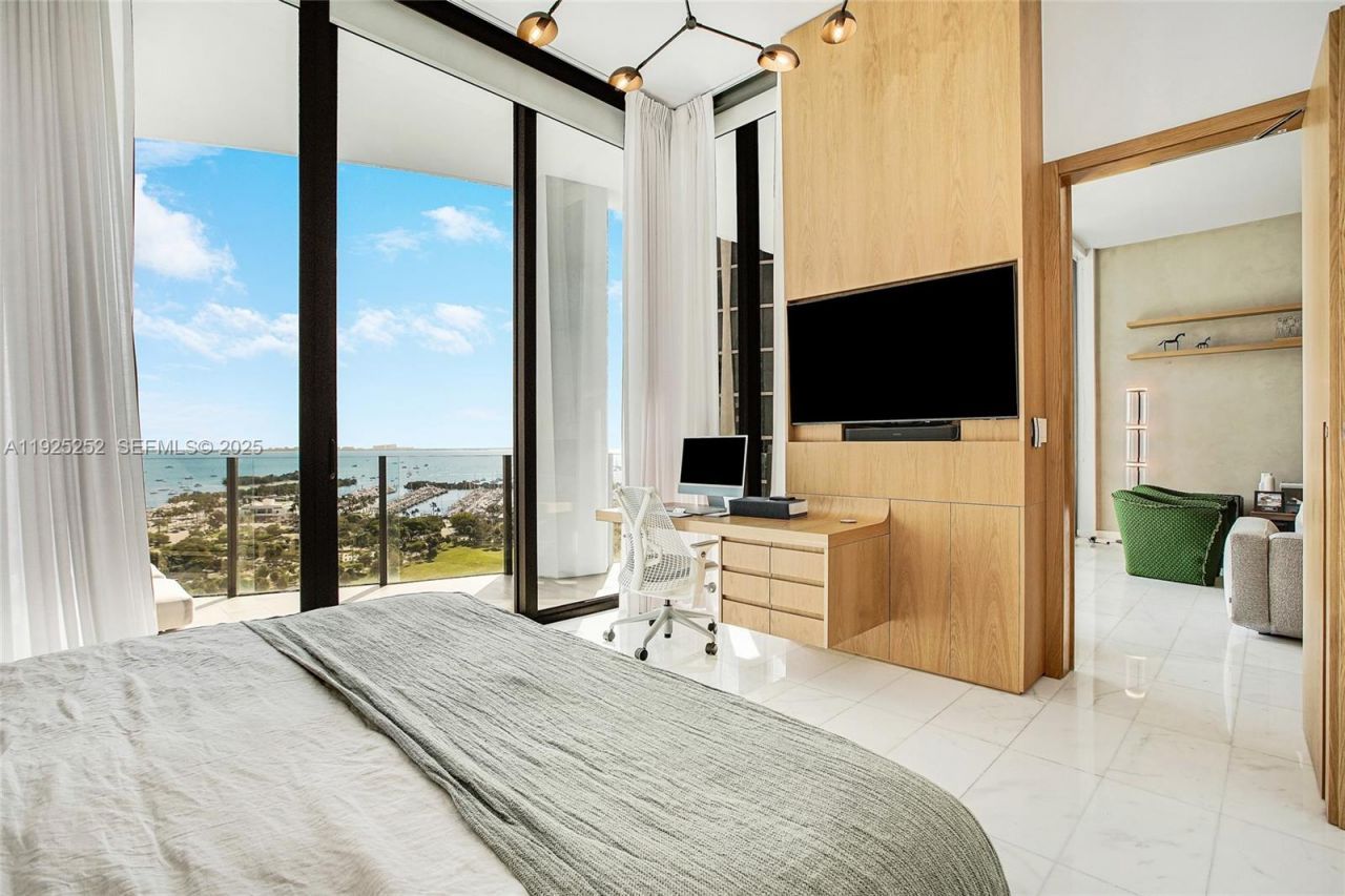 2821 S Bayshore Dr, Unit 15C, Miami, FL 33133 Photo