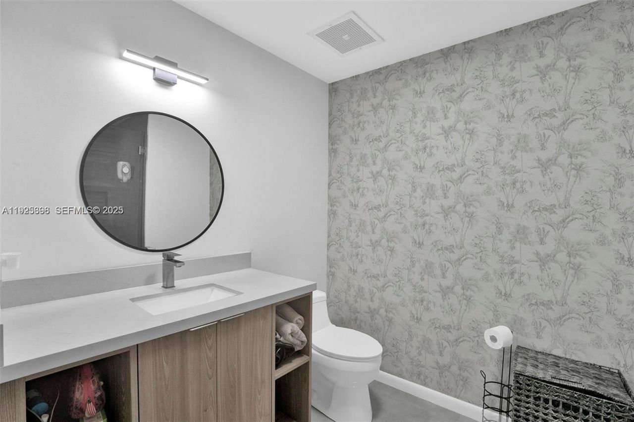 3470 E Coast Ave, Unit H0904, Miami, FL 33137 Photo