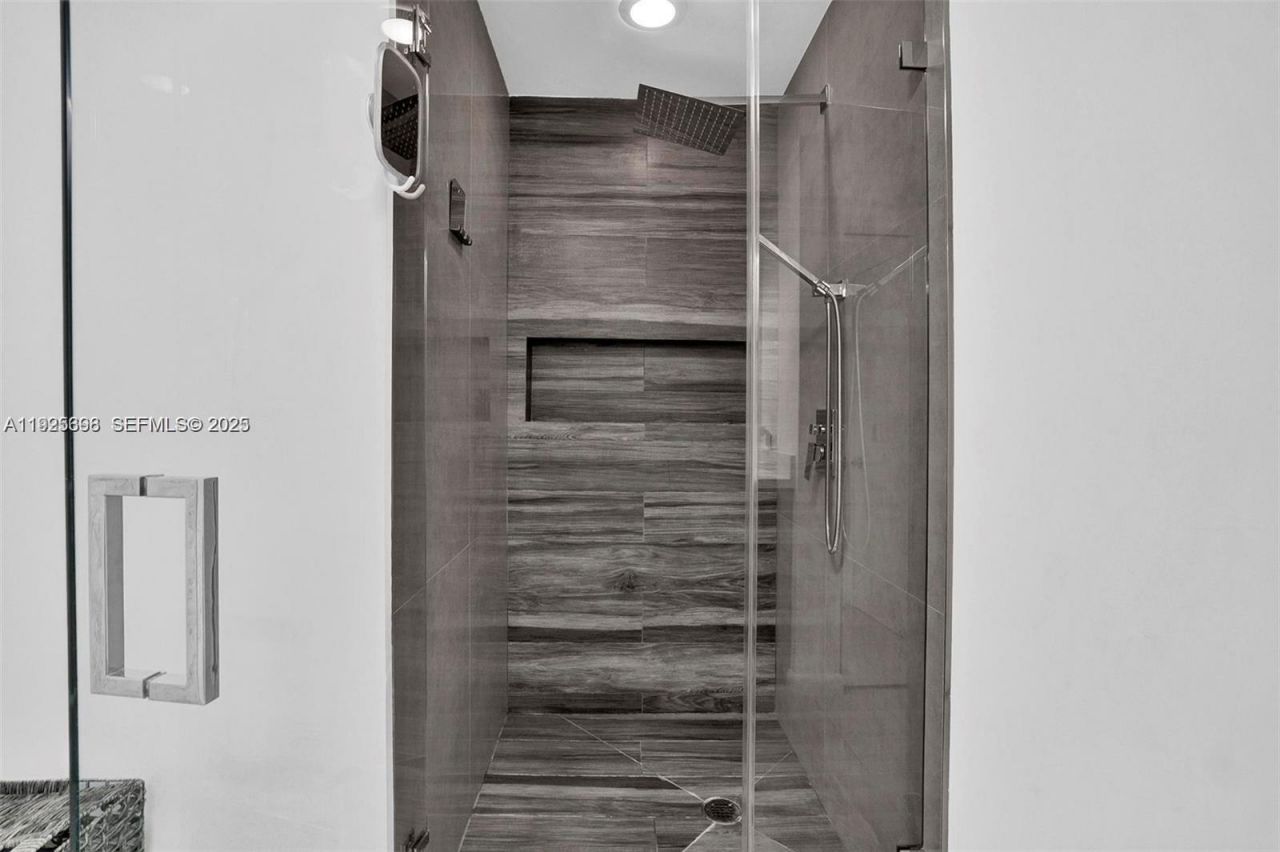 3470 E Coast Ave, Unit H0904, Miami, FL 33137 Photo