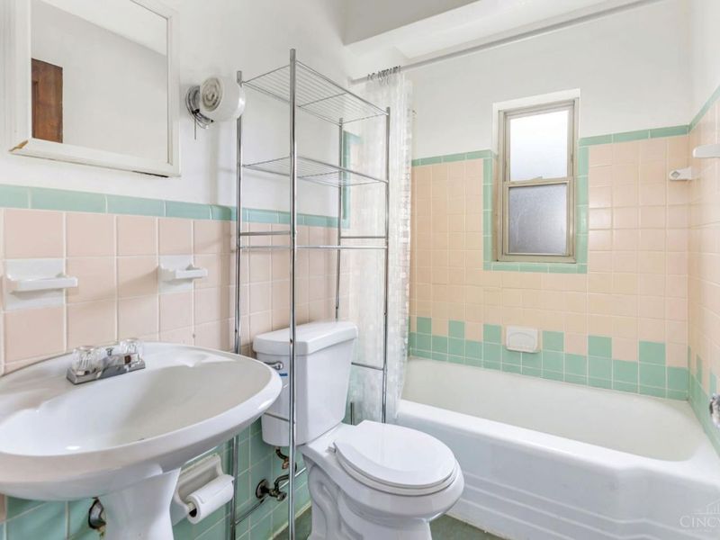 1114 Egan Court, Cincinnati, OH 45229 Photo 13