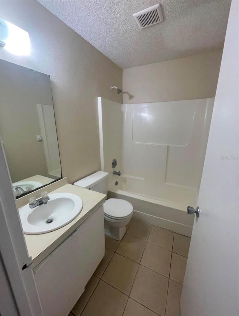 890 Mecca Drive, Unit #4, Sarasota, FL 34234 Photo