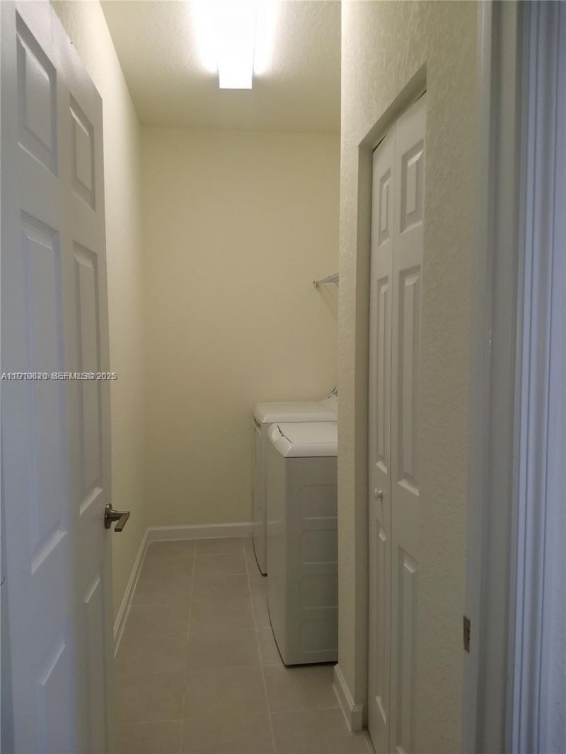 3388 W 100th Ter, Hialeah, FL 33018 Photo