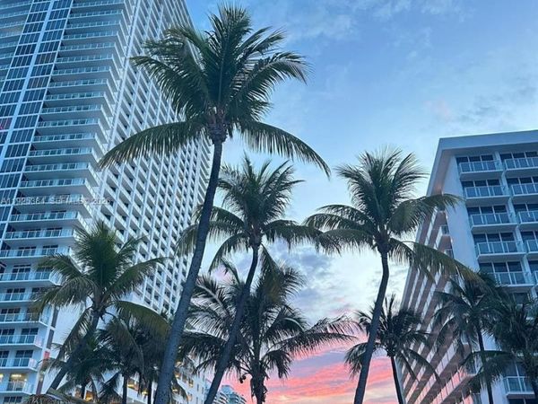 16699 Collins Ave, Unit 2701, Sunny Isles Beach, FL 33160
