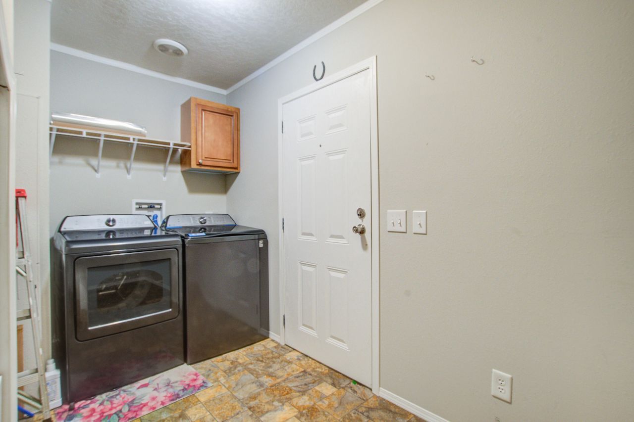 448 Pauline Drive Photo 19