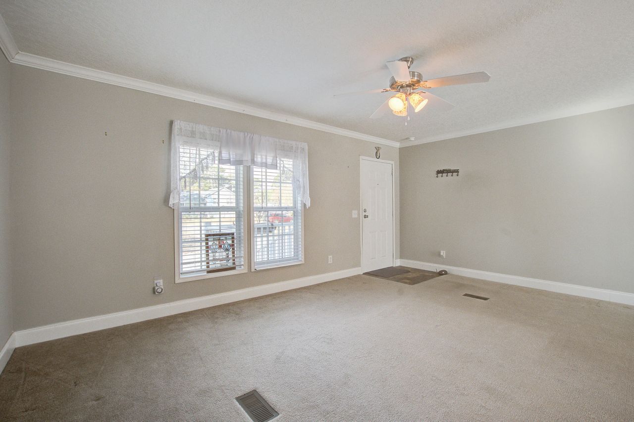 448 Pauline Drive Photo 9