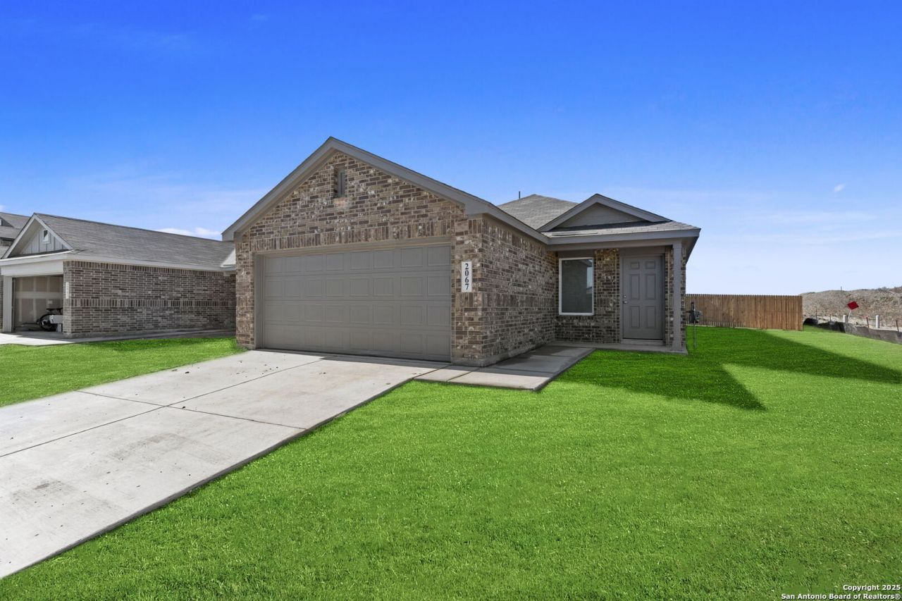 2067 Powell Pl, Converse, TX 78109 Main Photo