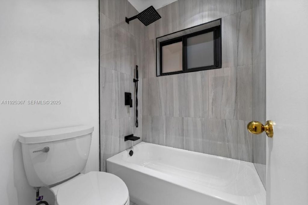 9155 SW 179th St, Palmetto Bay, FL 33157 Photo