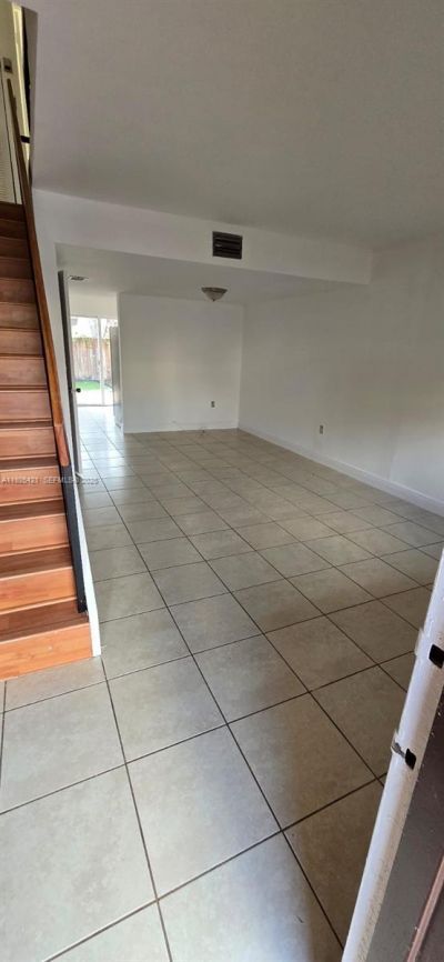560 NW 82nd Pl, Unit 303, Miami, FL 33126 Photo