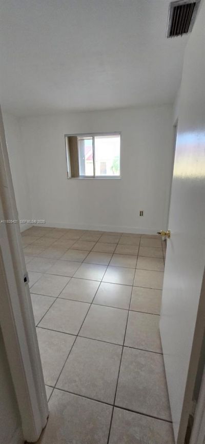 560 NW 82nd Pl, Unit 303, Miami, FL 33126 Photo