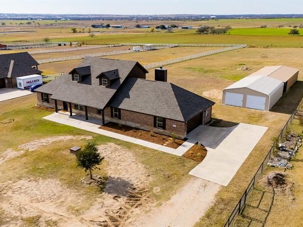 186 County Road 4430, Rhome, TX 76078