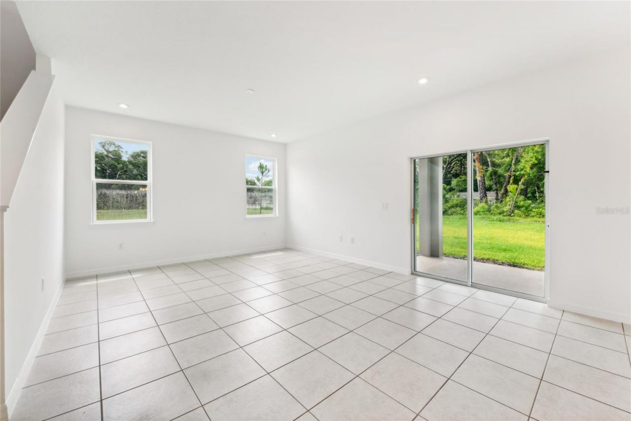 12910 Trovita Drive, Grand Island, FL 32735 Photo