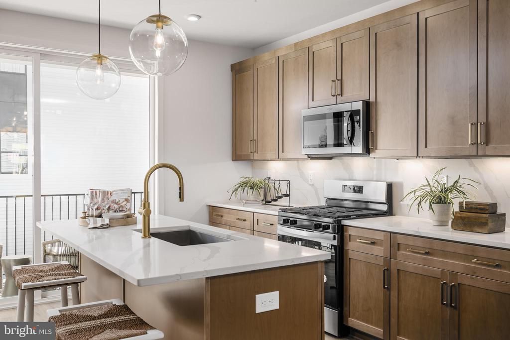 4751 Sully Point Lane, Chantilly, VA 20151 Main Photo