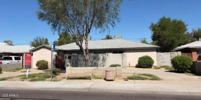 1514 W Bethany Home Road, Phoenix, AZ 85015 Main Photo