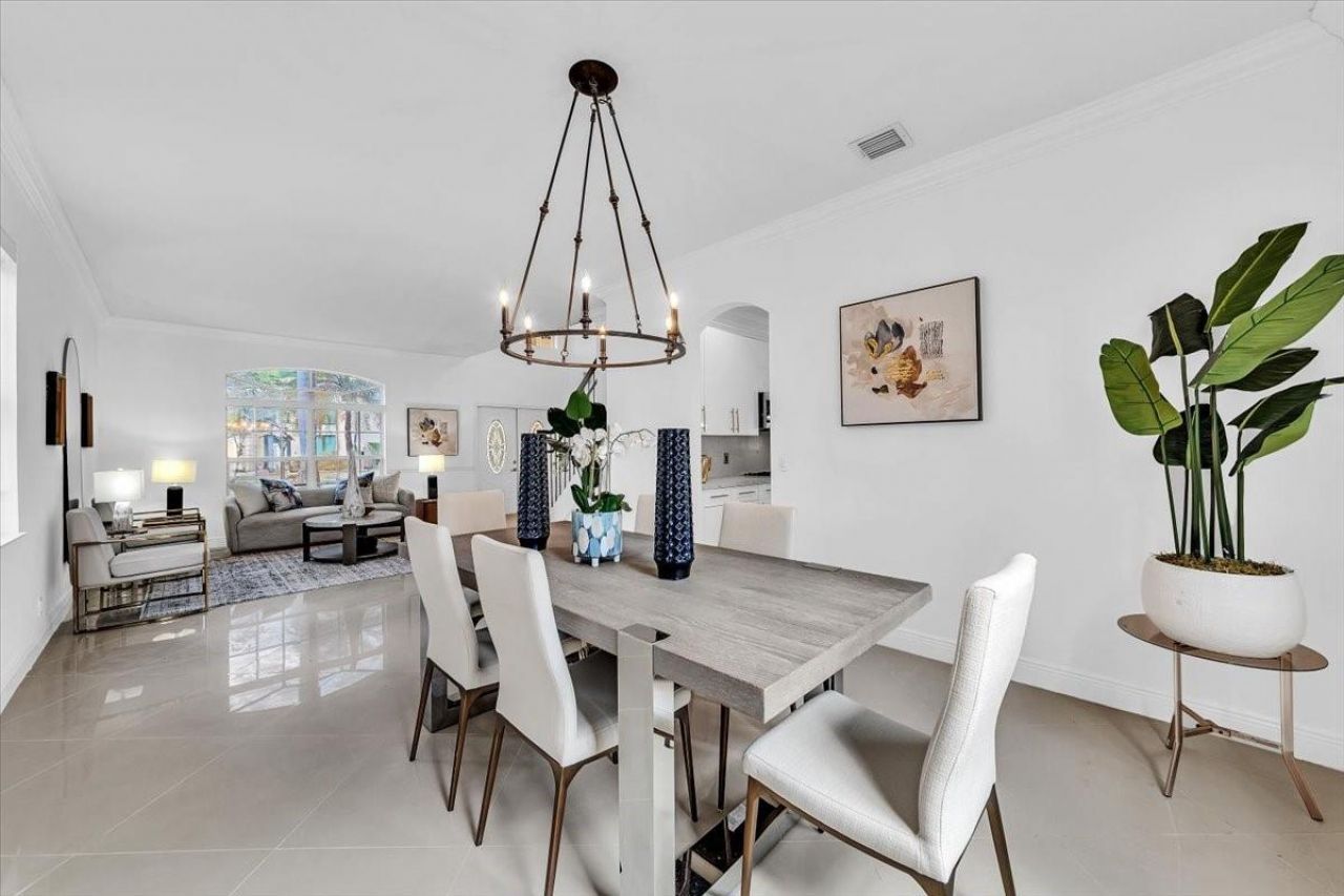 13702 NW 10th Ct, Pembroke Pines, FL 33028 Photo