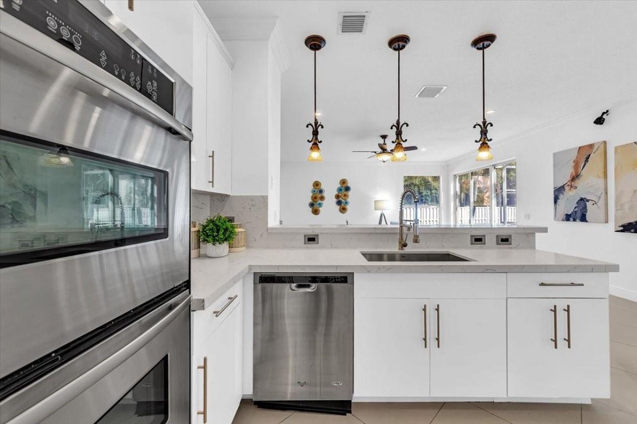 13702 NW 10th Ct, Pembroke Pines, FL 33028 Photo