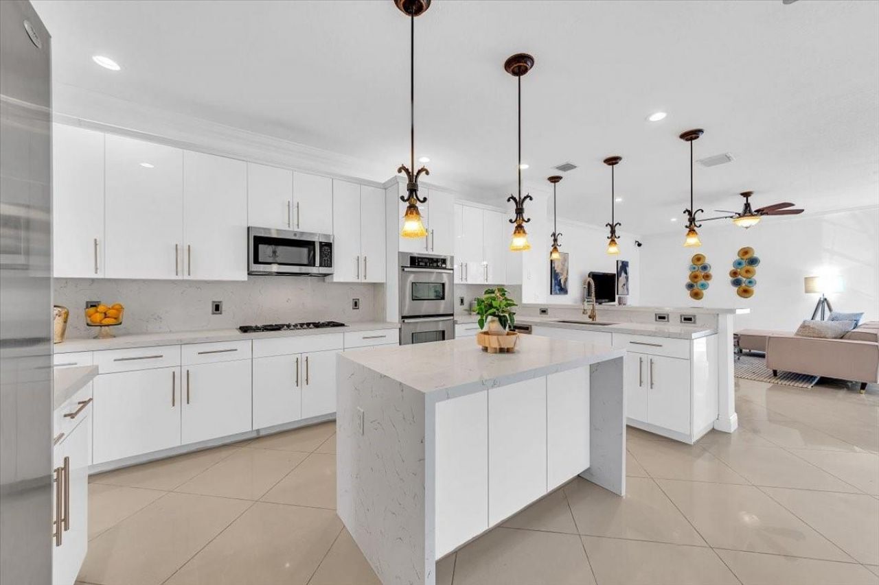 13702 NW 10th Ct, Pembroke Pines, FL 33028 Photo