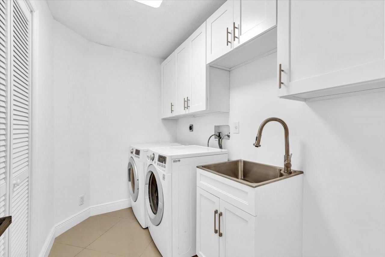 13702 NW 10th Ct, Pembroke Pines, FL 33028 Photo