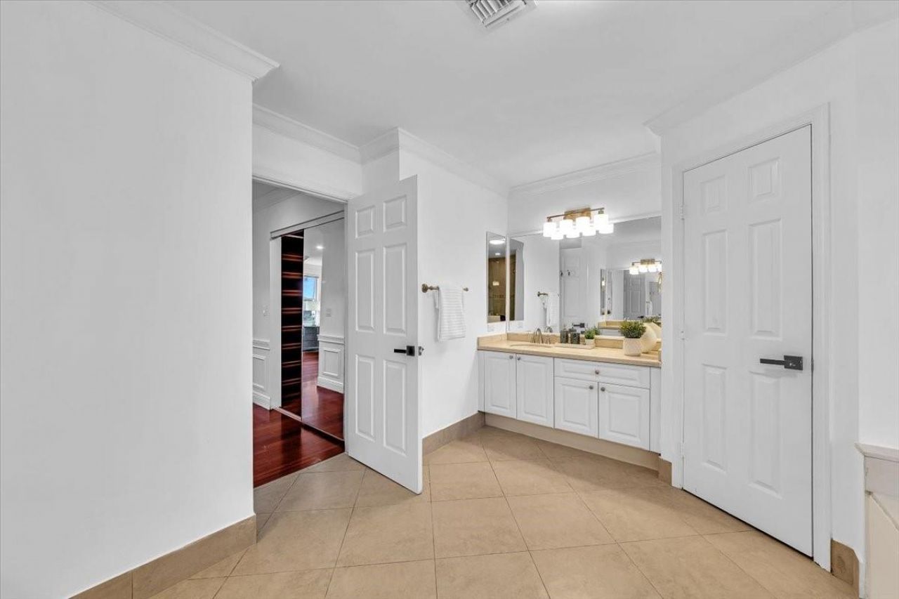 13702 NW 10th Ct, Pembroke Pines, FL 33028 Photo