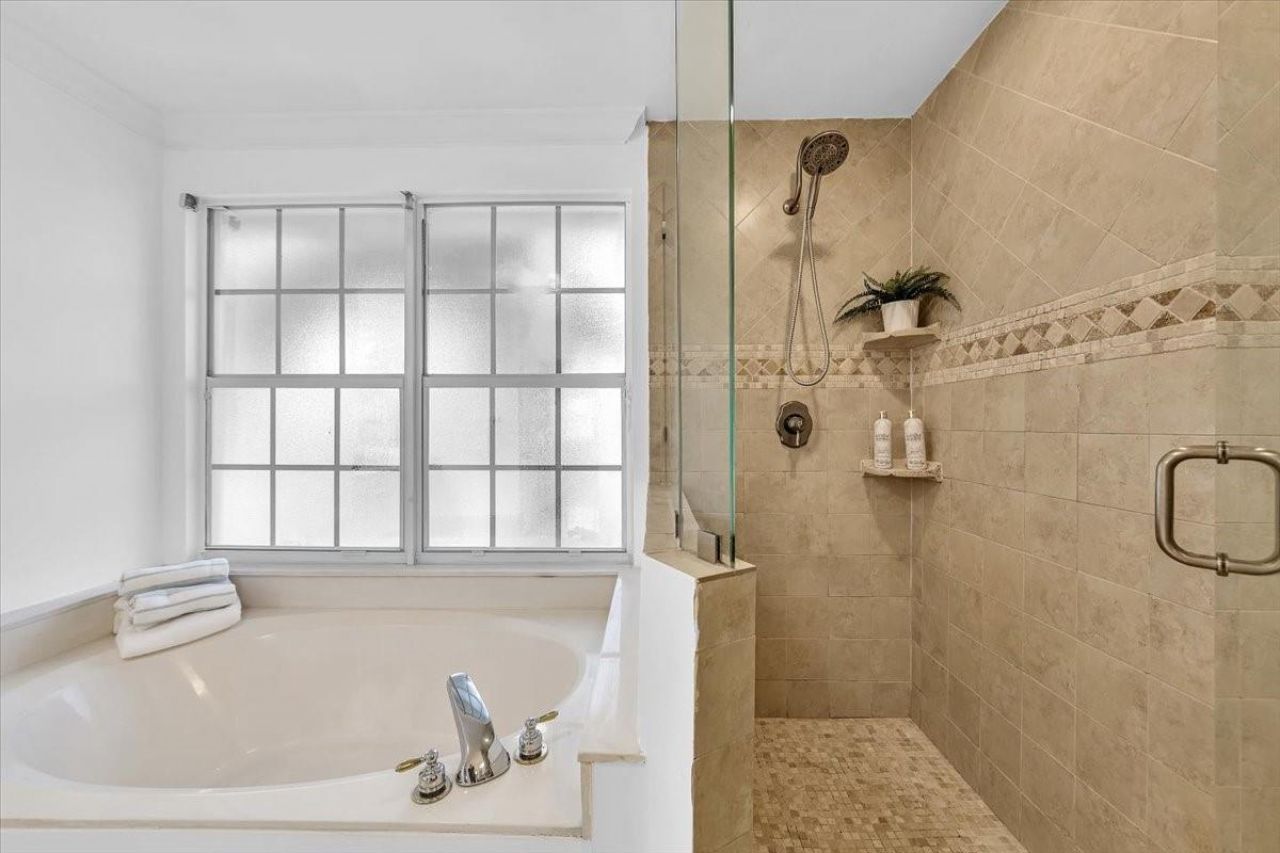 13702 NW 10th Ct, Pembroke Pines, FL 33028 Photo