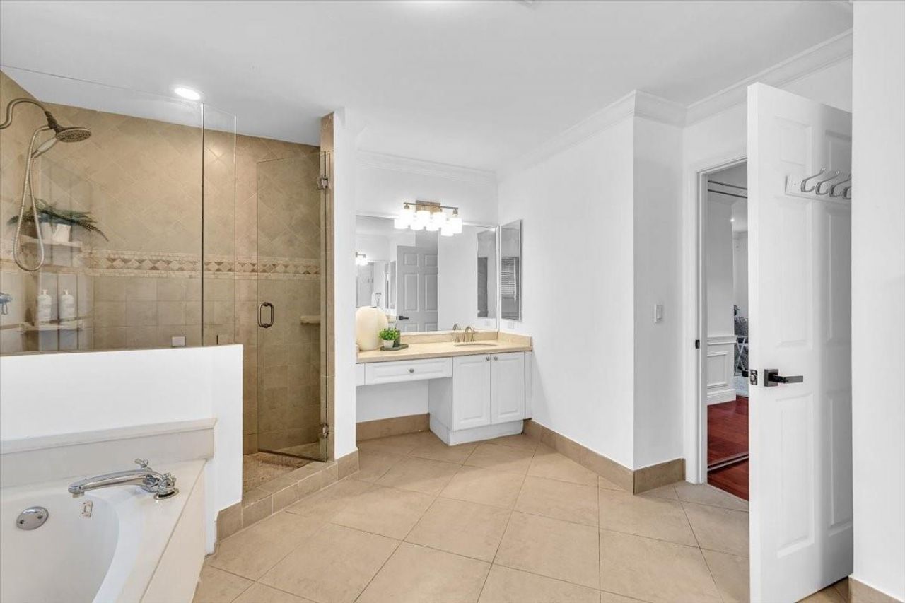 13702 NW 10th Ct, Pembroke Pines, FL 33028 Photo