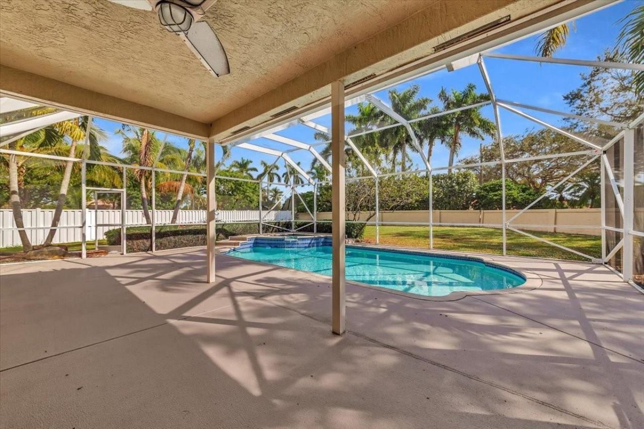 13702 NW 10th Ct, Pembroke Pines, FL 33028 Photo