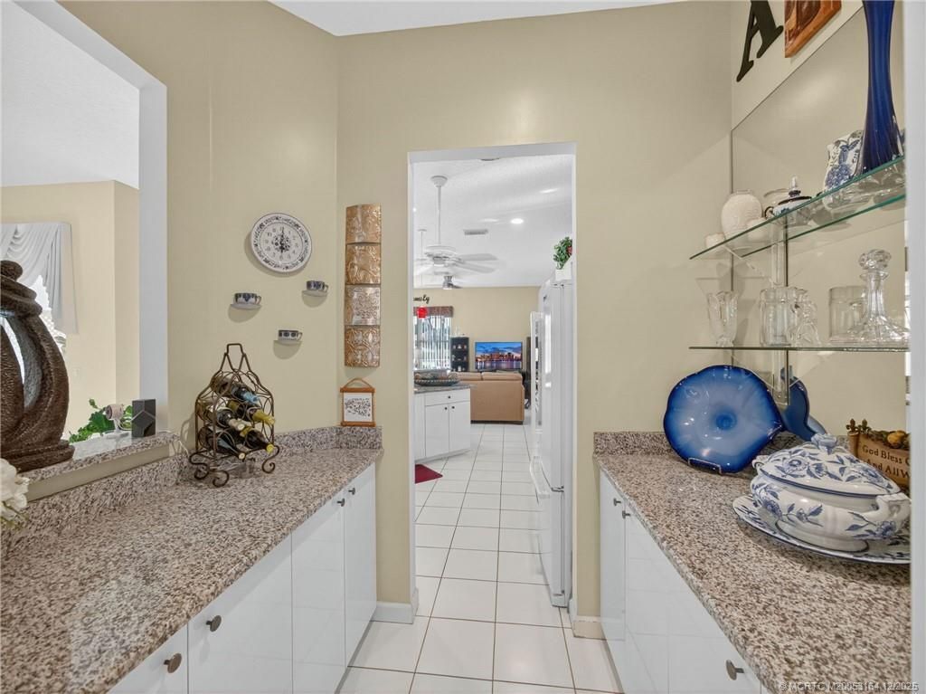 618 SW Lake Charles Circle, Port Saint Lucie, FL 34986 Photo