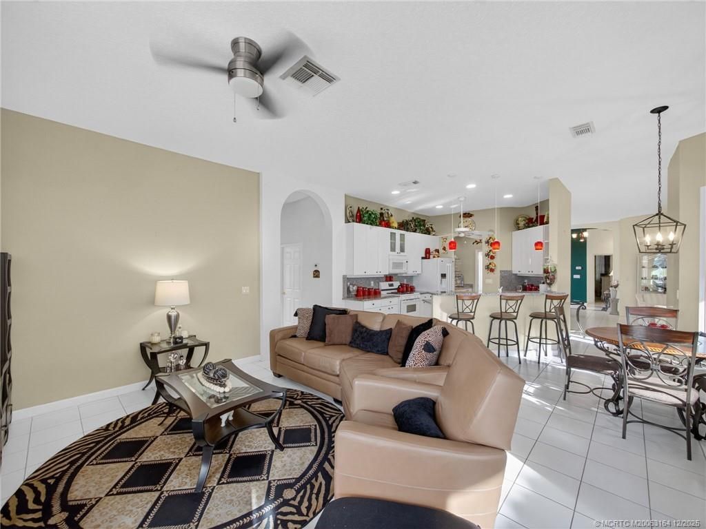 618 SW Lake Charles Circle, Port Saint Lucie, FL 34986 Photo