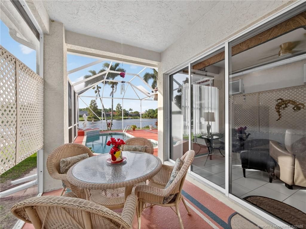 618 SW Lake Charles Circle, Port Saint Lucie, FL 34986 Photo