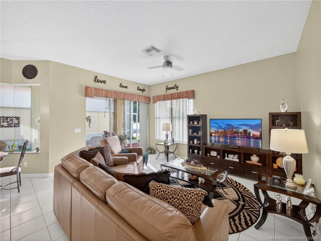 618 SW Lake Charles Circle, Port Saint Lucie, FL 34986 Photo