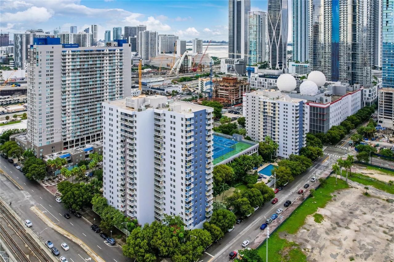 850 N Miami Ave, Unit W-408, Miami, FL 33136 Photo