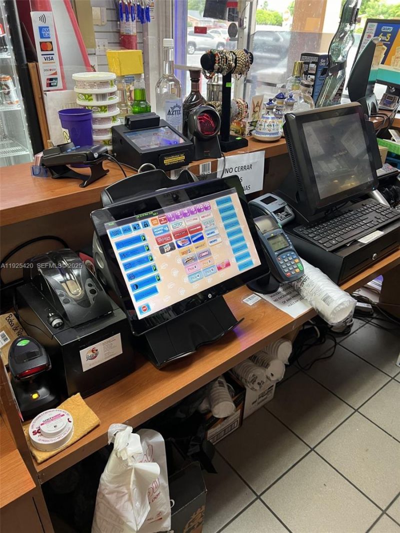 5030 W 12th Ave, Hialeah, FL 33012 Photo