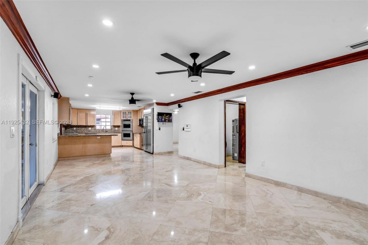 10298 NW 130th St, Hialeah Gardens, FL 33018 Photo