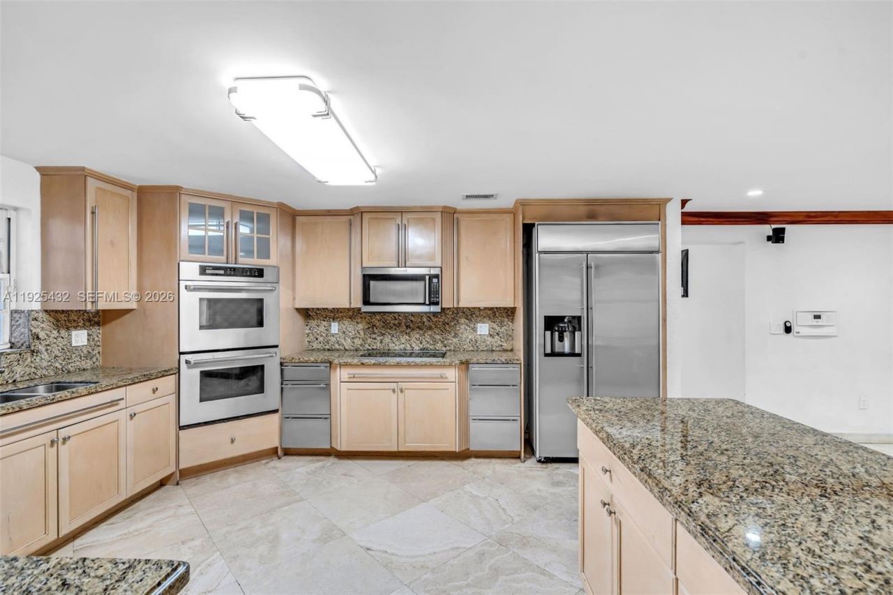 10298 NW 130th St, Hialeah Gardens, FL 33018 Photo