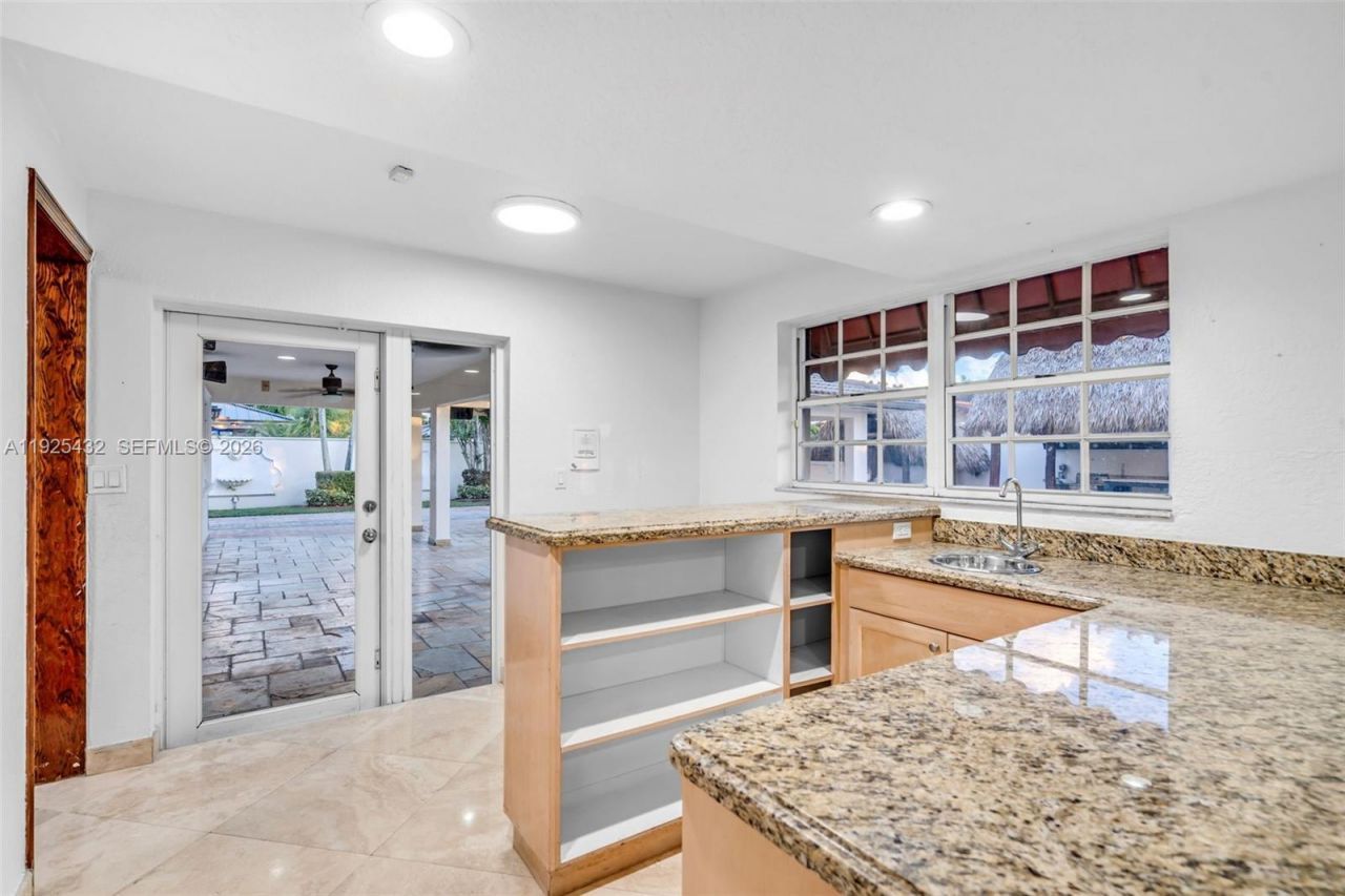 10298 NW 130th St, Hialeah Gardens, FL 33018 Photo