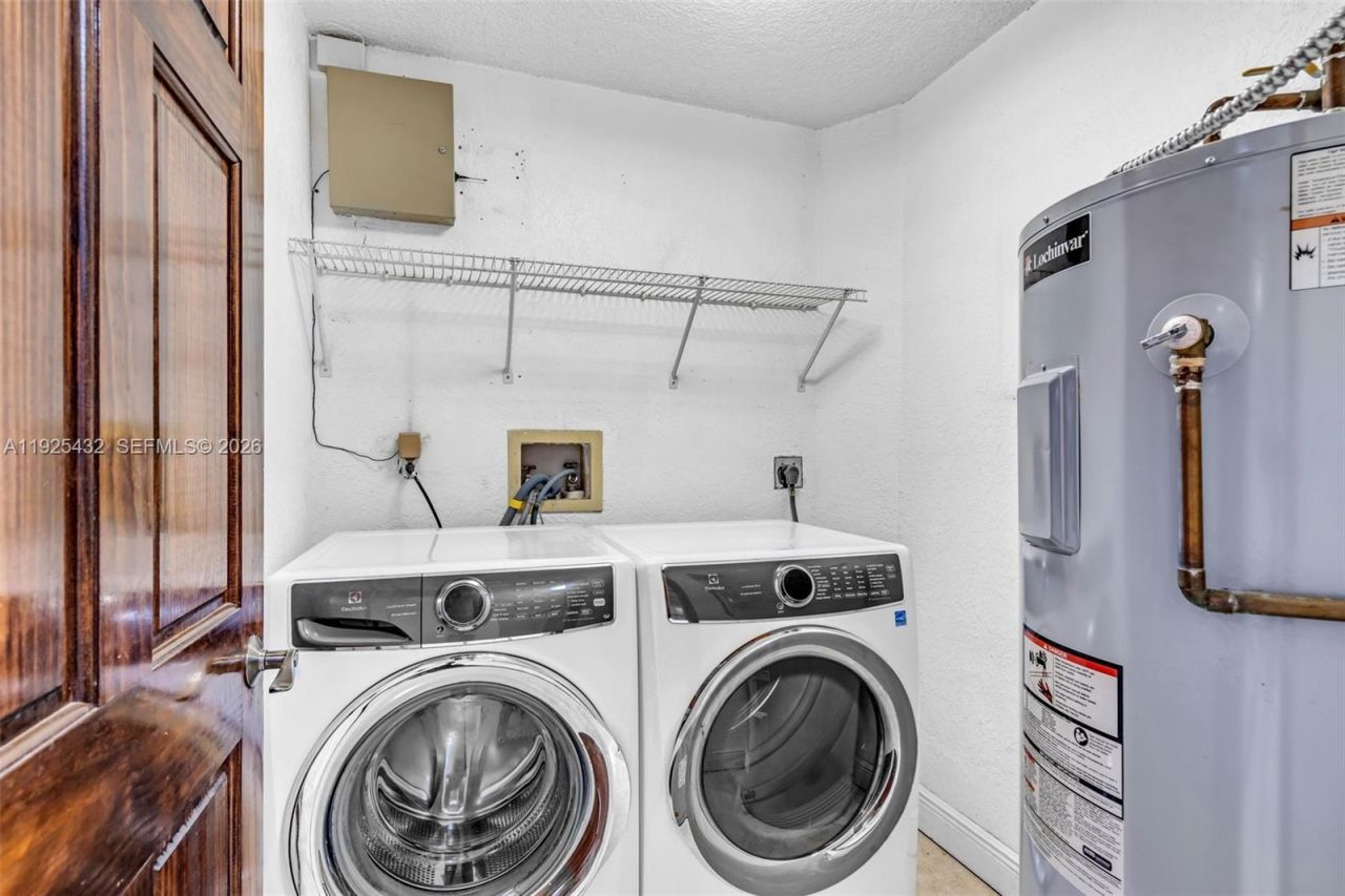 10298 NW 130th St, Hialeah Gardens, FL 33018 Photo