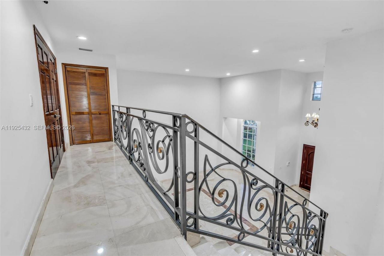 10298 NW 130th St, Hialeah Gardens, FL 33018 Photo