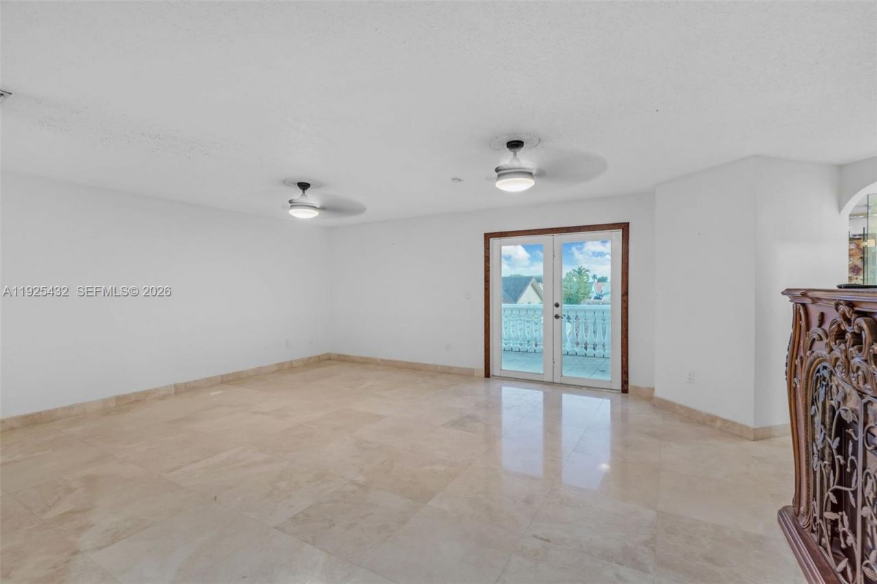 10298 NW 130th St, Hialeah Gardens, FL 33018 Photo
