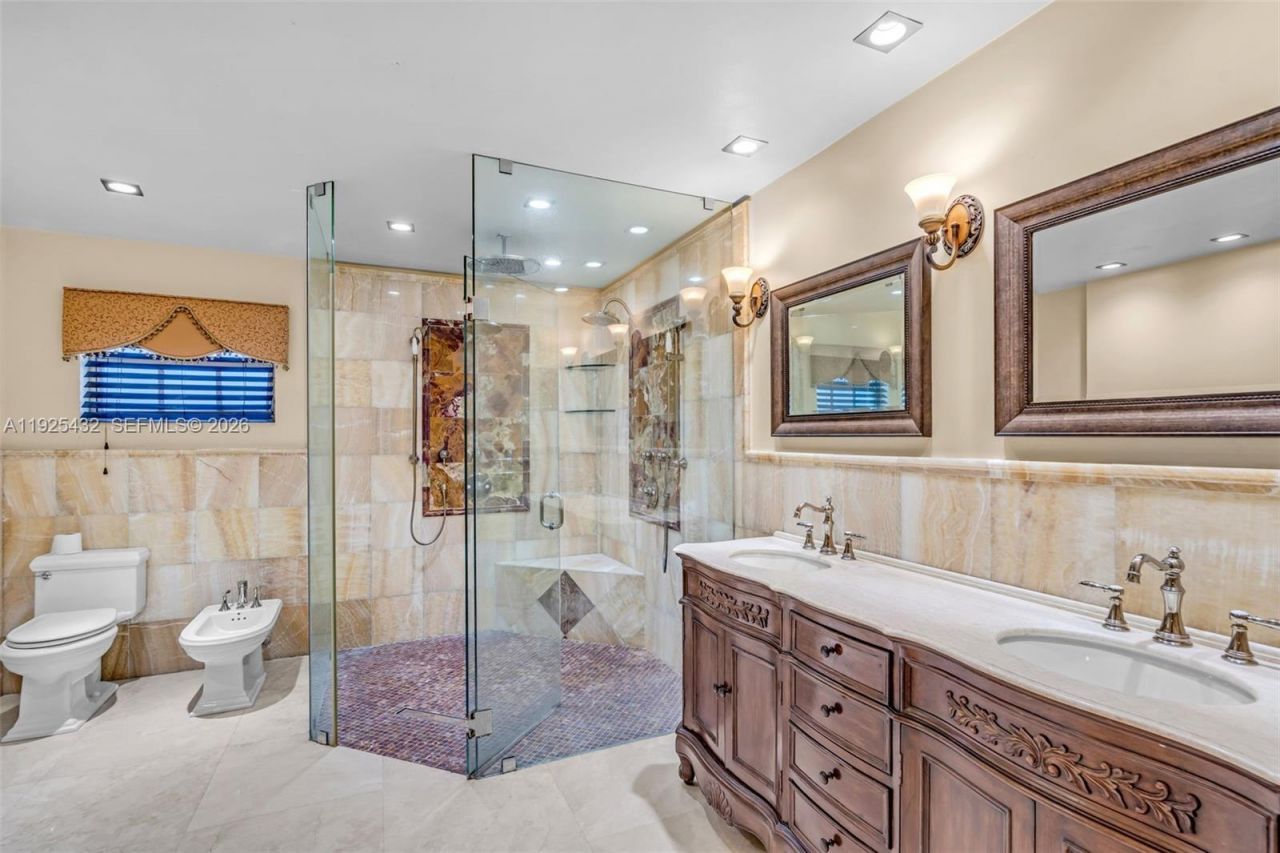 10298 NW 130th St, Hialeah Gardens, FL 33018 Photo