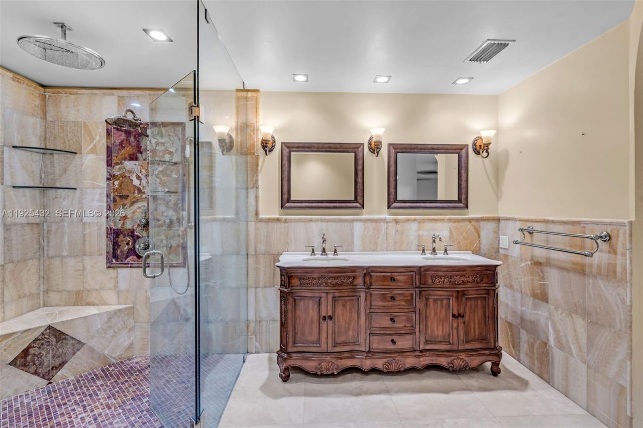 10298 NW 130th St, Hialeah Gardens, FL 33018 Photo