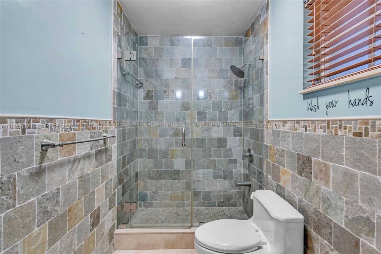 10298 NW 130th St, Hialeah Gardens, FL 33018 Photo