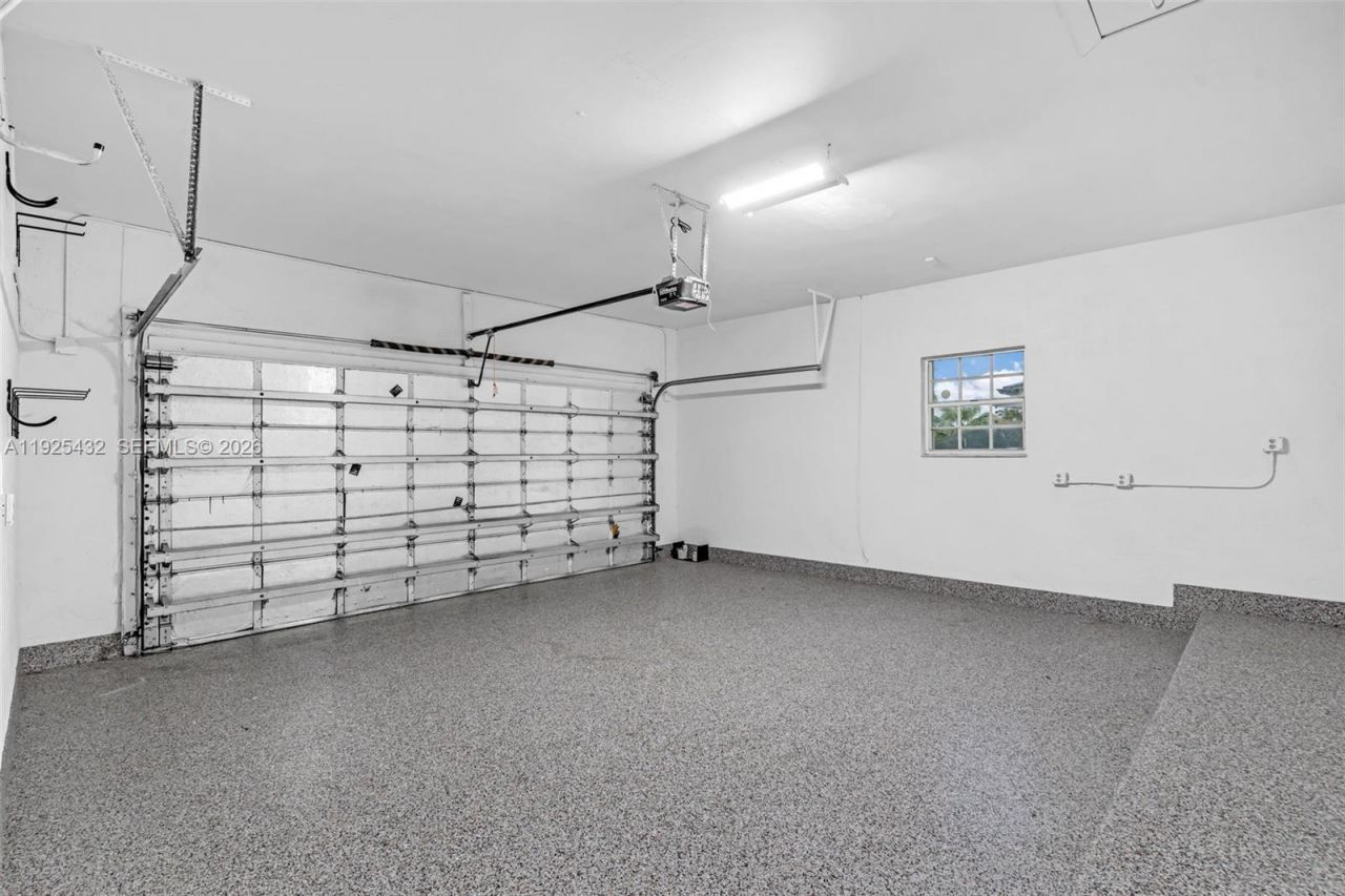 10298 NW 130th St, Hialeah Gardens, FL 33018 Photo