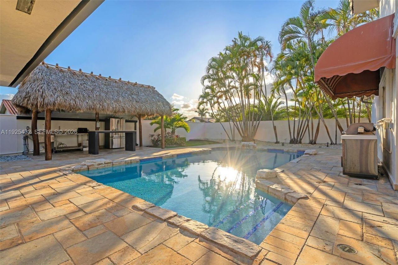 10298 NW 130th St, Hialeah Gardens, FL 33018 Photo