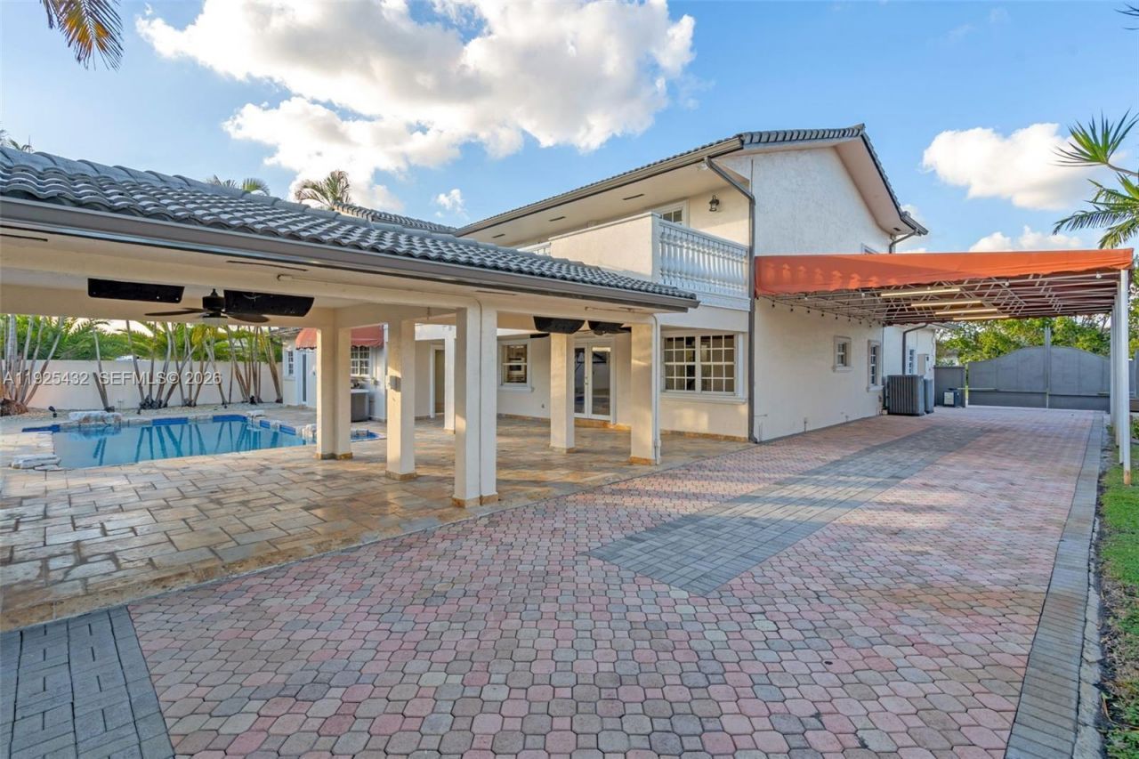 10298 NW 130th St, Hialeah Gardens, FL 33018 Photo