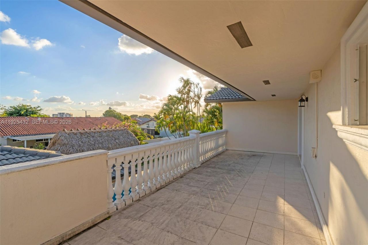 10298 NW 130th St, Hialeah Gardens, FL 33018 Photo