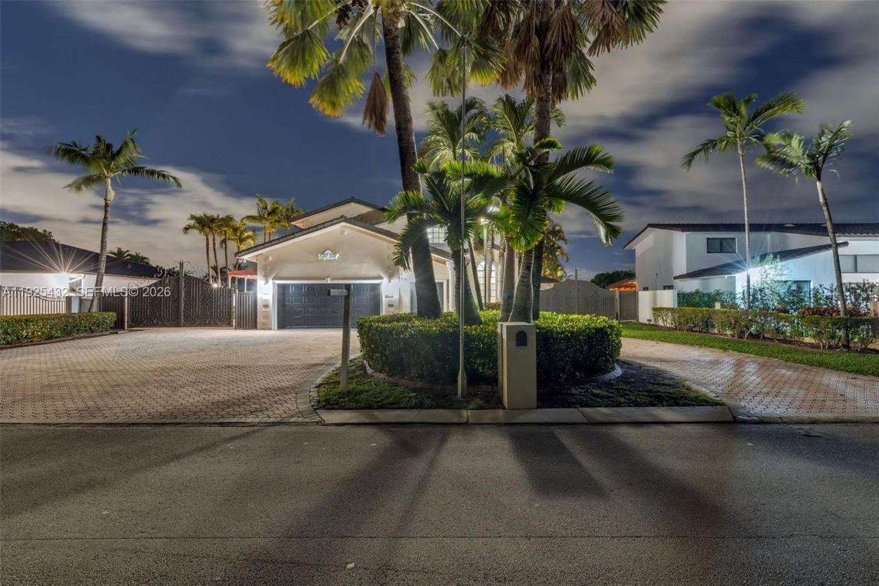 10298 NW 130th St, Hialeah Gardens, FL 33018 Photo