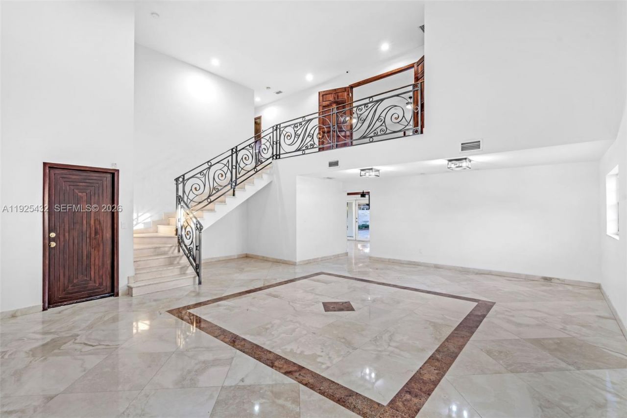 10298 NW 130th St, Hialeah Gardens, FL 33018 Photo