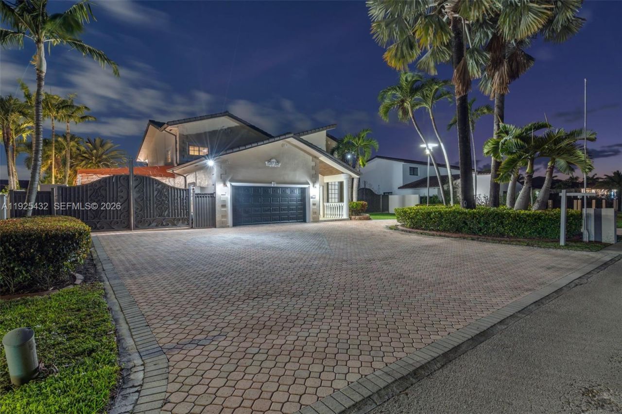 10298 NW 130th St, Hialeah Gardens, FL 33018 Photo