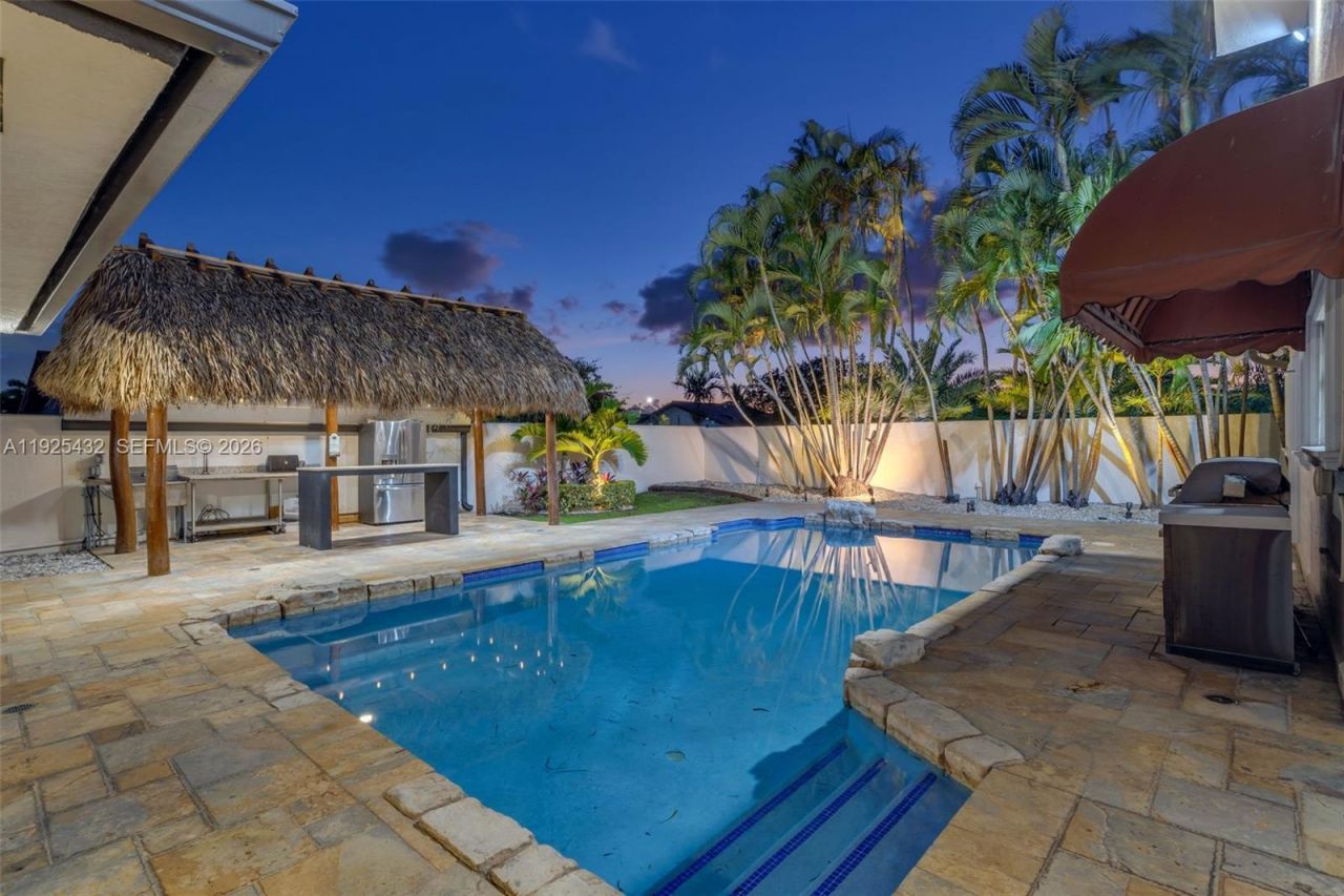 10298 NW 130th St, Hialeah Gardens, FL 33018 Photo