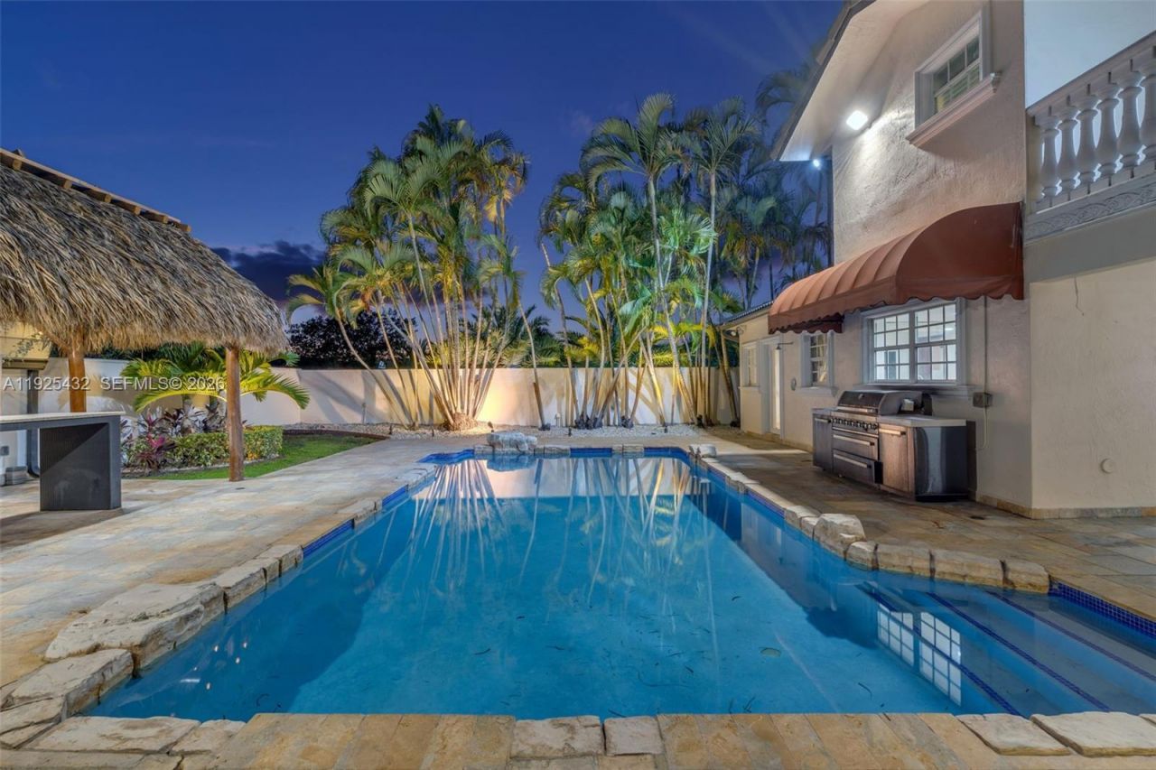 10298 NW 130th St, Hialeah Gardens, FL 33018 Photo